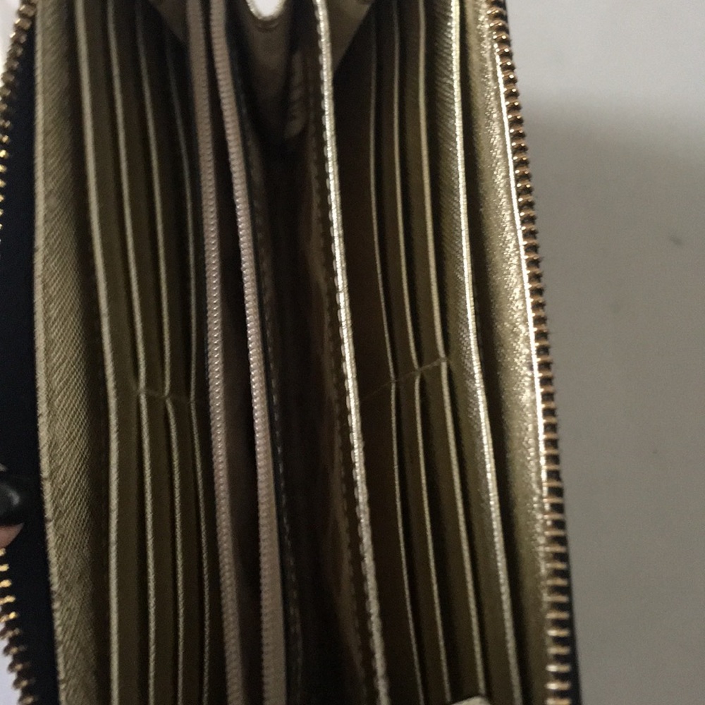 Kate Spade wallet - Picture 6 of 8